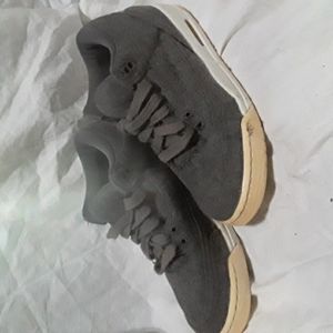 JORDAN Retro Wool Boy's Shoes. Gray.